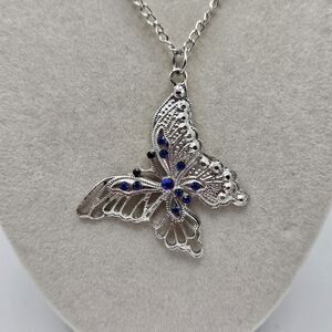 VINTAGE Silver Tone Filigree Blue Rhinestone Butterfly Pendant Necklace
